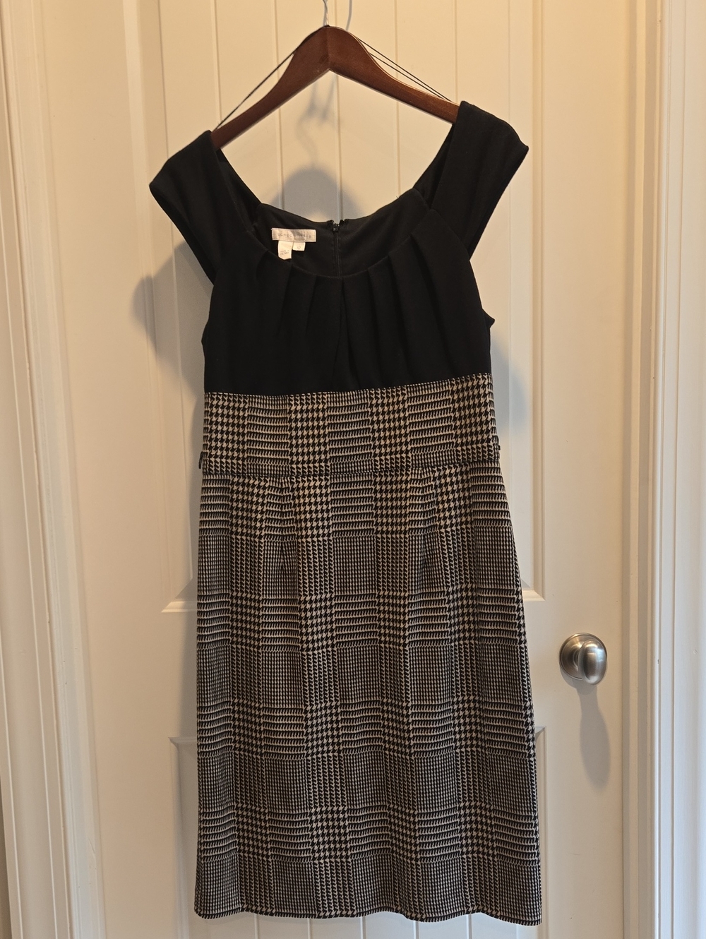 London Times Black Bodice with Ivory & Black Houndstooth Midi Dress